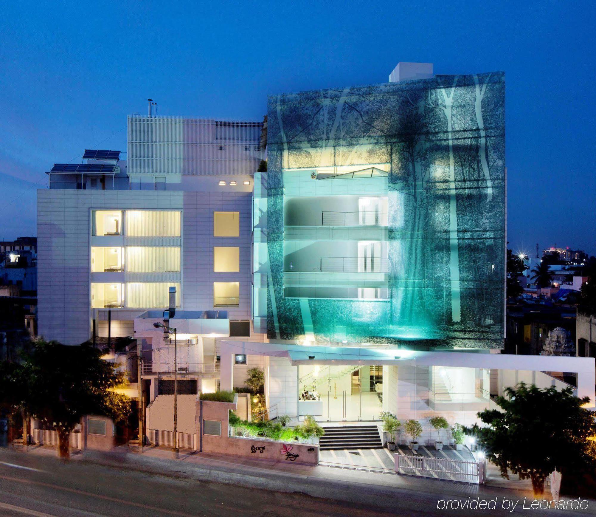 Springs Hotels And Spa Bangalore Exterior foto